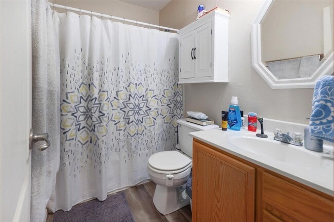 Building Photo - 5307 Viewpoint Dr