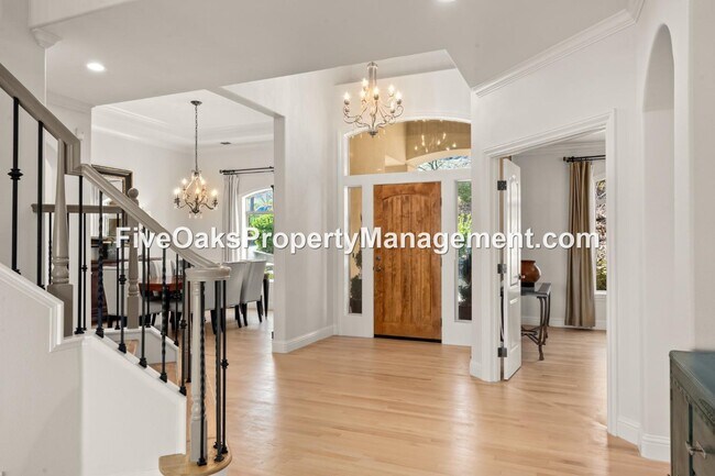 Building Photo - 5185 Mertola Dr