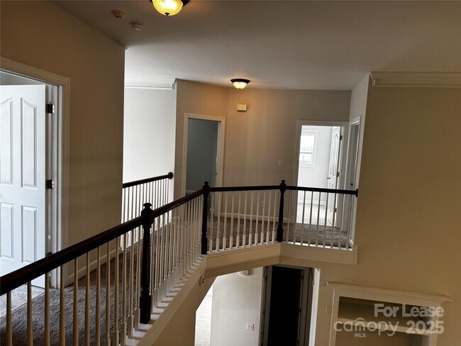 Building Photo - 15628 Sullivan Ridge Dr