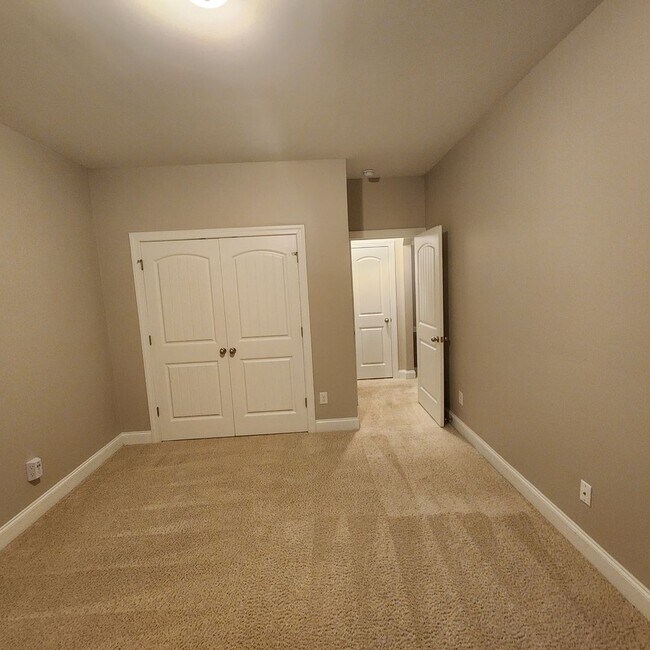 Building Photo - 329 Bella Rose Dr