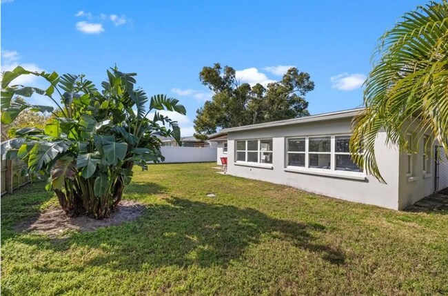 Building Photo - 11145 Bella Loma Dr