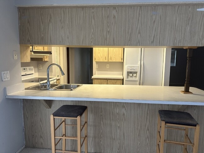 Building Photo - Great Location!  2 Bedroom, 2 Bathroom, 1 Car Garage Home For Rent.