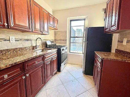 Building Photo - 2 bedroom in Bronx NY 10465