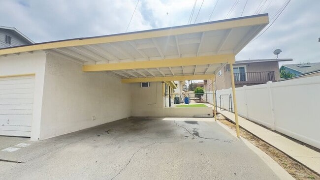 Building Photo - 6019 Bright Ave