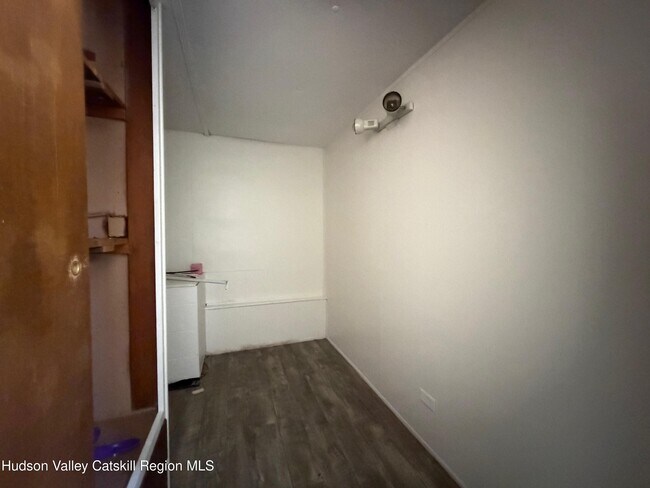 Building Photo - 384 Glenerie Blvd