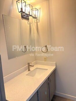 Building Photo - 245 E 200 N