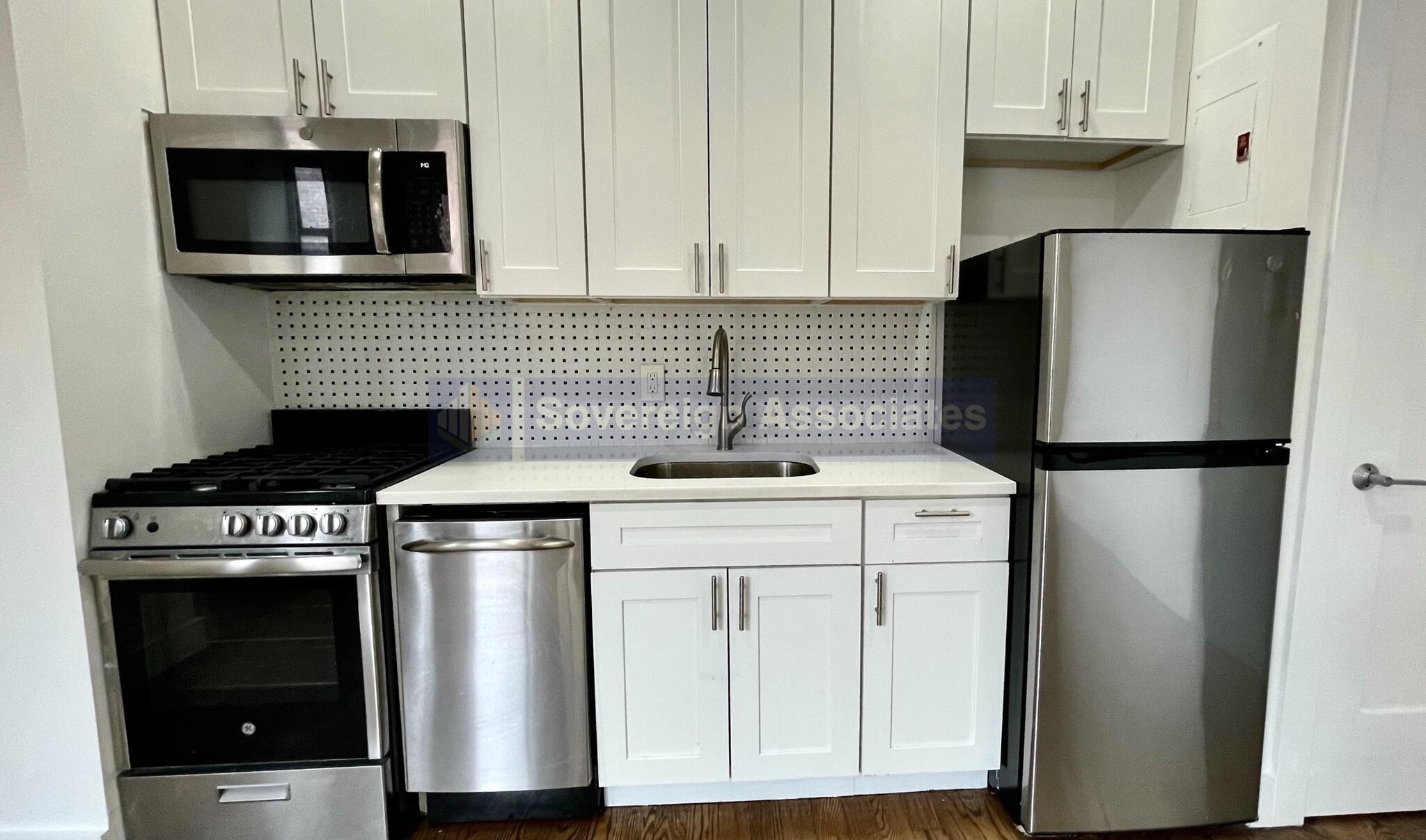 Building Photo - 45 Tiemann Pl
