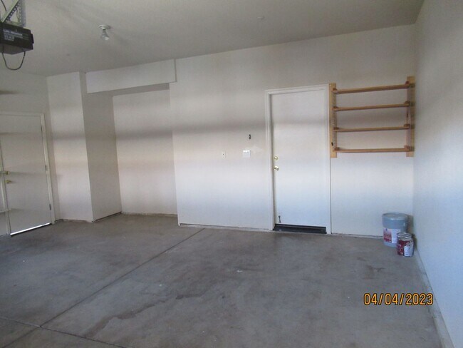 Building Photo - 4570 Stillson St