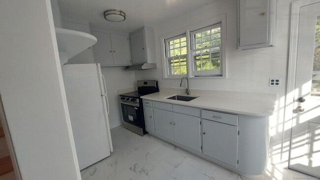 Building Photo - 62 Euclid Ave