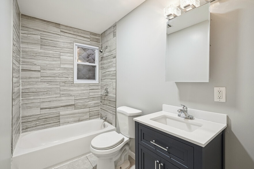 Building Photo - 96 S 12th St