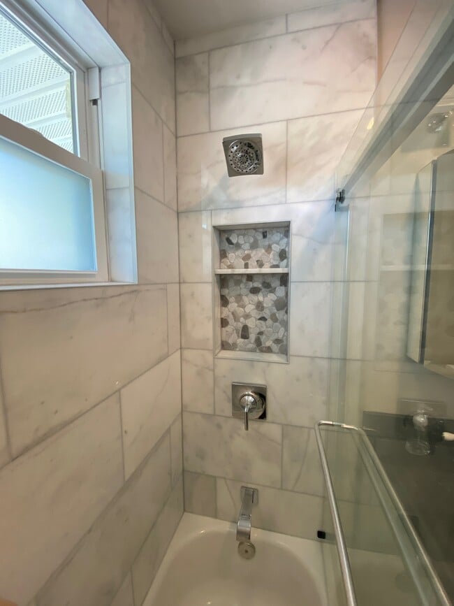 Building Photo - 5307 Pooks Hill Rd