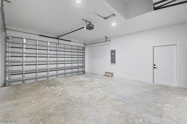 Building Photo - 820 Ashland St E