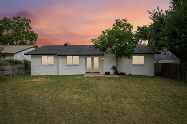 Building Photo - 10219 Rutland Village W