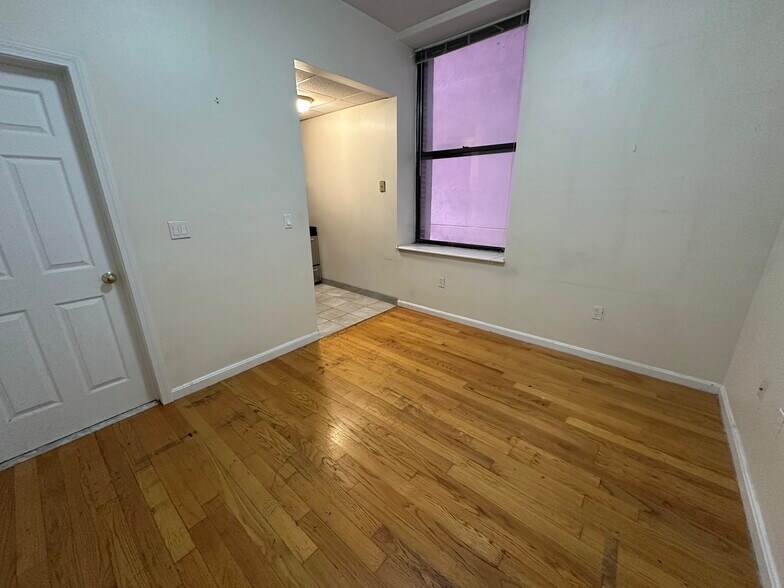 Building Photo - 68 Essex St