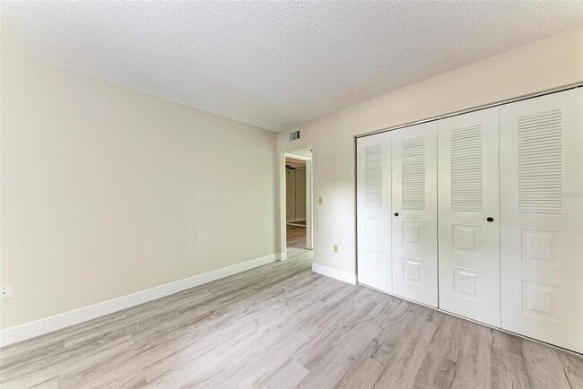 Building Photo - 425 30th Ave W