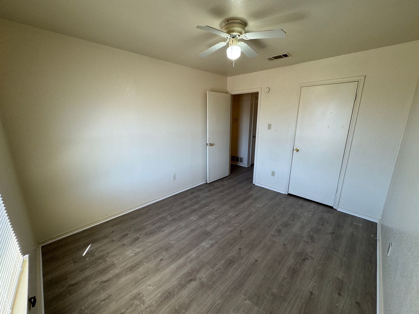 Building Photo - 1709 Cedarhill Dr