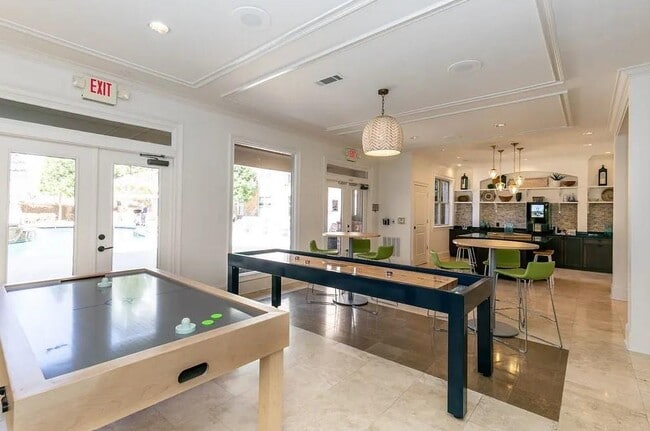 Building Photo - 1000 Ashwood Pkwy