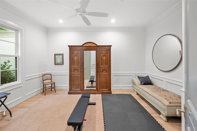 Building Photo - 1235 Wynden Oaks Garden Dr