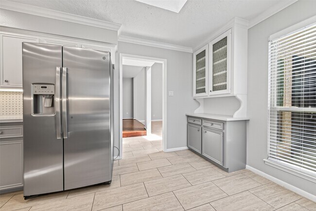 Building Photo - 5218 Palmetto St