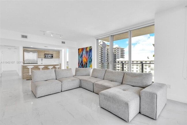 Building Photo - 16385 Biscayne Blvd