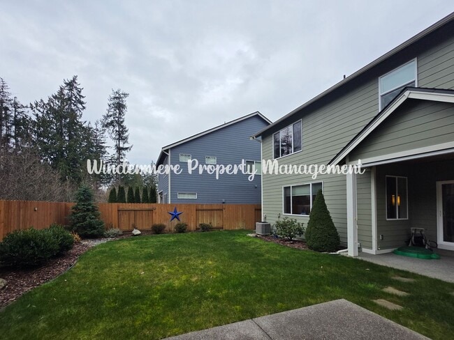 Building Photo - Gorgeous, Spacious 4 bed Home, CK Schools, LARGE fully fenced yard - A/C, close to trails and more!