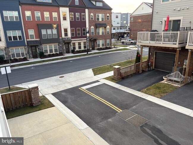 Building Photo - 139 Rubens Dr