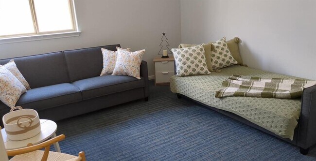 Building Photo - 604 Heinatz Flat Ln