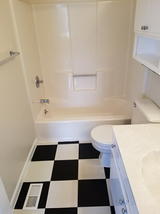 Building Photo - 8864 Flamingo Ct