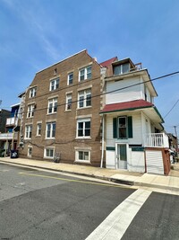 Building Photo - 219 Oriental Ave