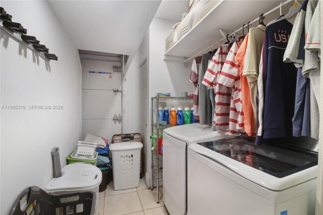 Building Photo - 10135 SW 139th Pl