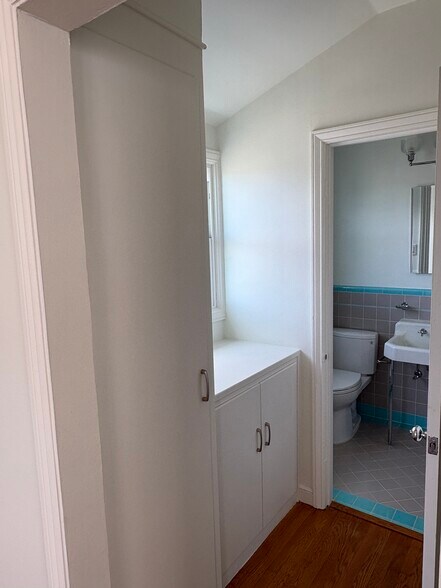 Building Photo - 1703 Funston Ave