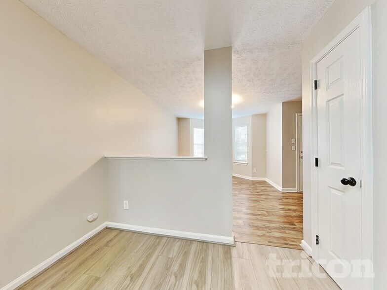 Building Photo - 270 Hayward Ln