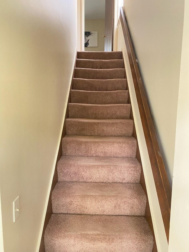 Building Photo - 815 Irvine Rd