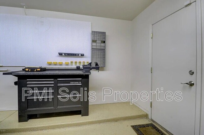 Building Photo - 13412 W Annika Dr