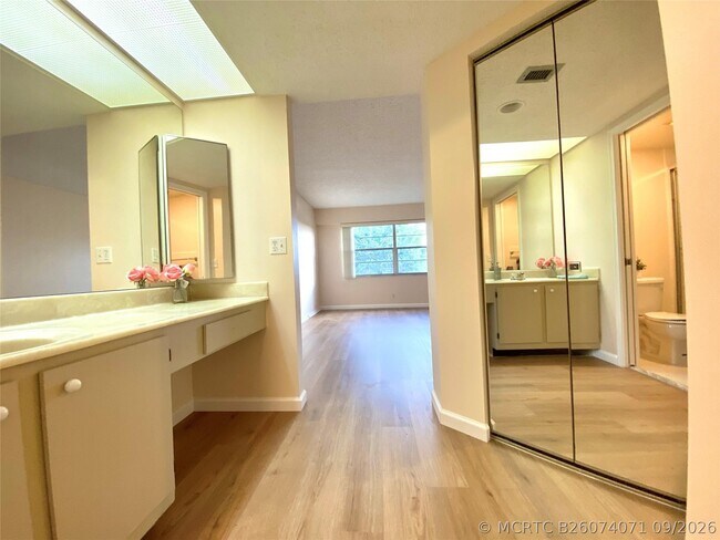 Building Photo - 1000 SW 128th Terrace