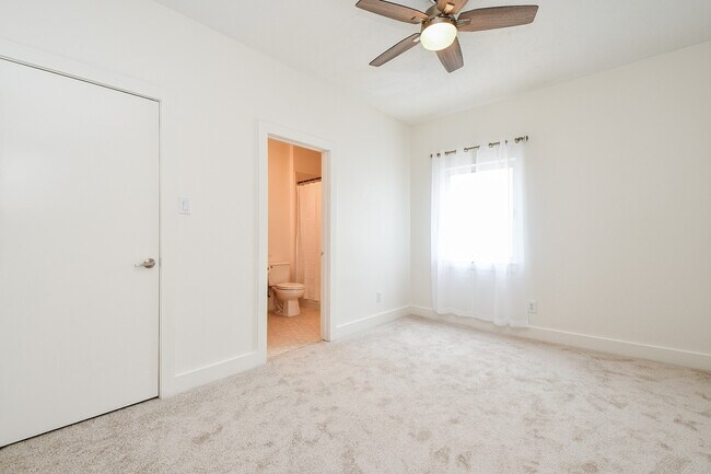 Building Photo - 4702 Austin St