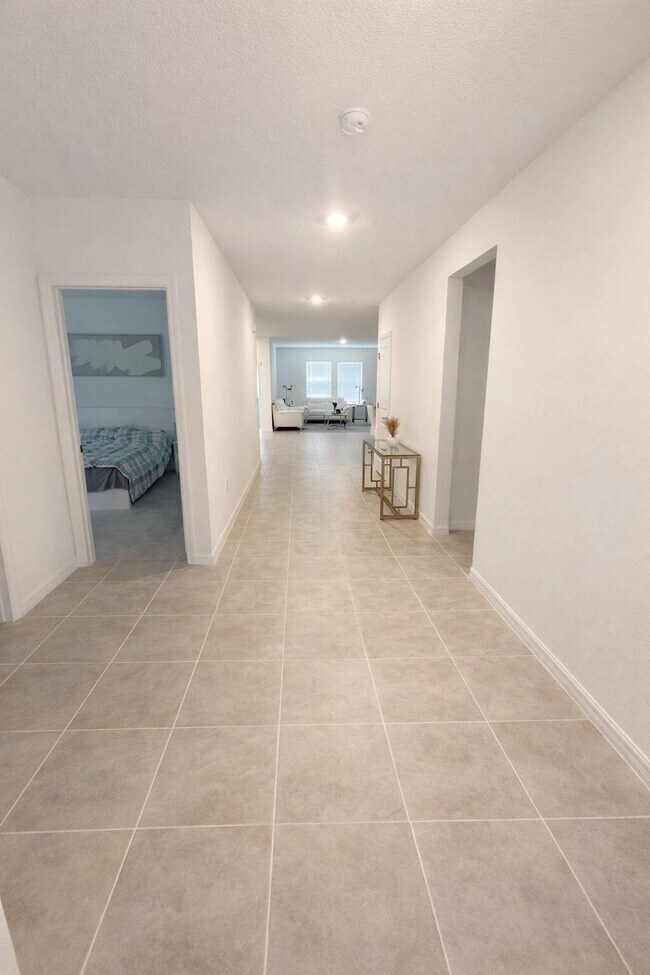 Building Photo - 2099 Babbling Brk Blvd