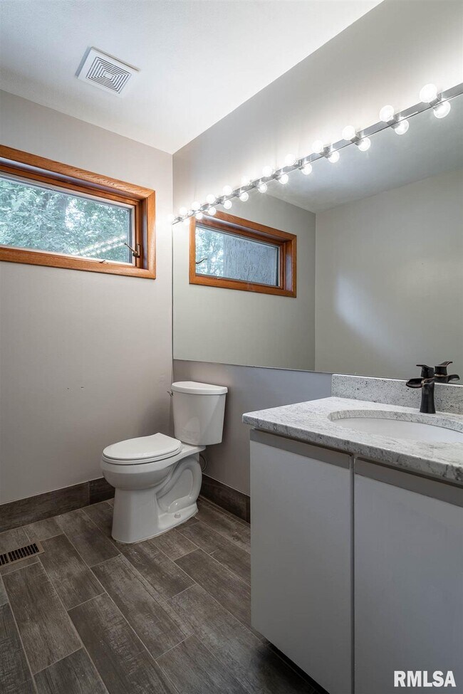 Building Photo - 29 Wildwood Dr