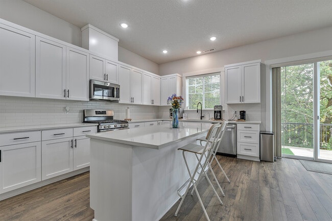 Building Photo - 15080 NW Legend Trail Pl