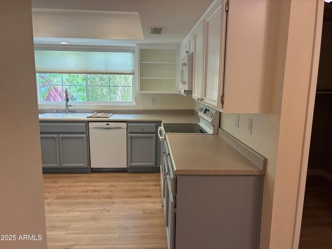 Building Photo - 8437 E San Benito Dr