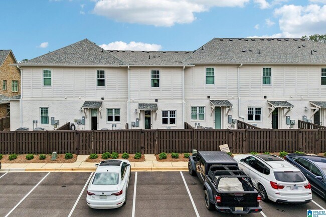 Building Photo - 1199 Windsor Sq