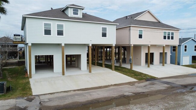 Building Photo - 18 Edgewater Dr
