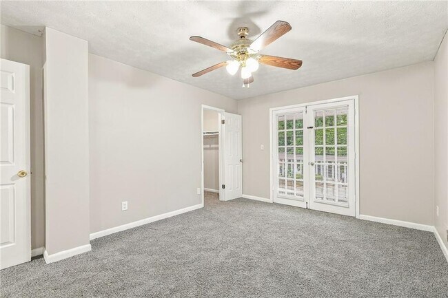 Building Photo - 1166 Shoreham Dr