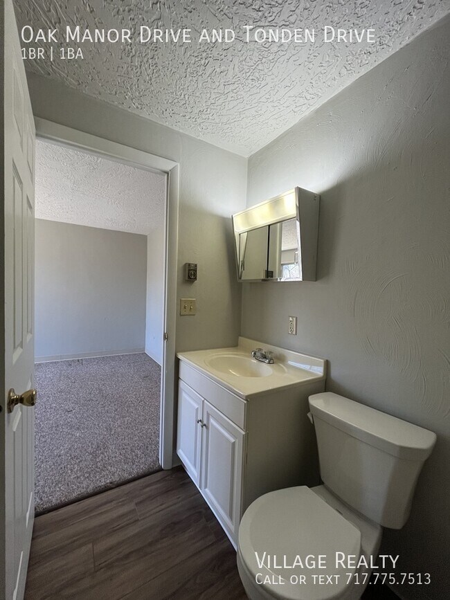 Building Photo - 228 Oak Manor Dr