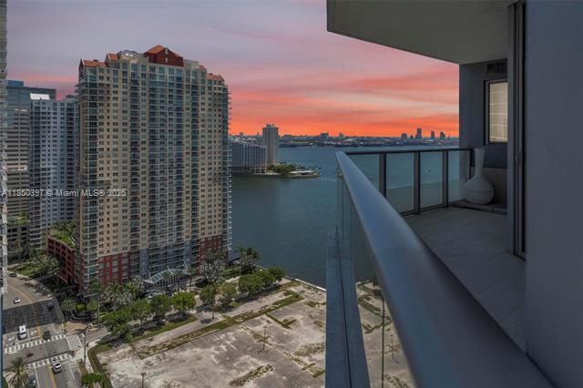 Building Photo - 1300 Brickell Bay Dr