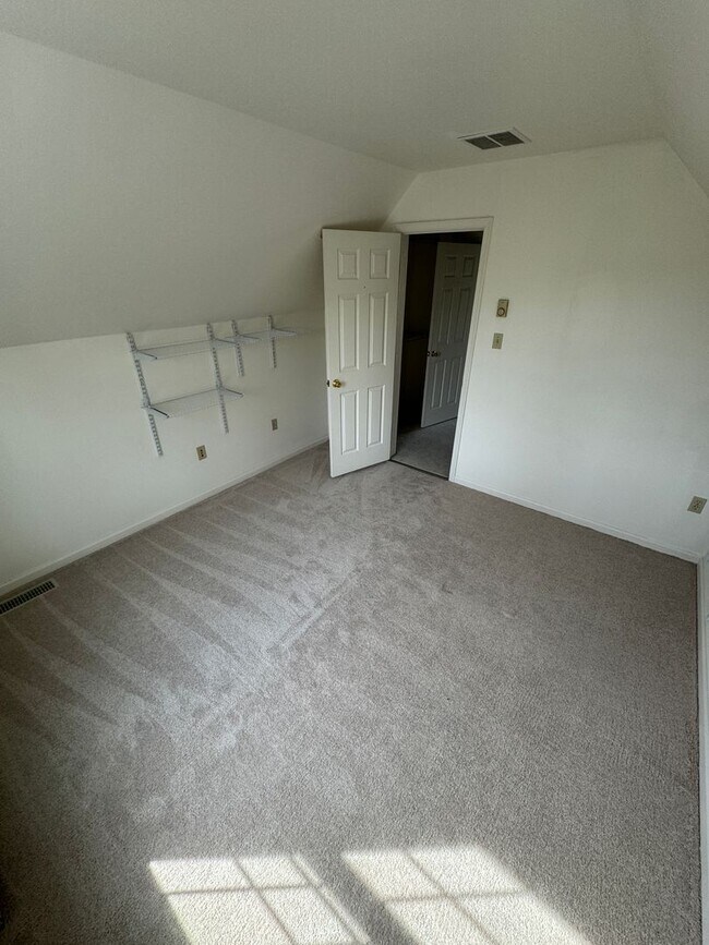 Building Photo - PARKLAND SCHOOLS- FOUR BEDROOM HOUSE compl...
