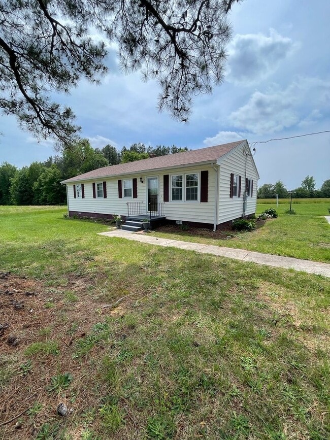 Primary Photo - 4 Bedroom 1.5 Bath Large Yard