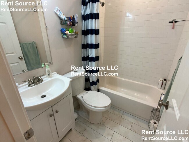 Building Photo - 14 Flint St