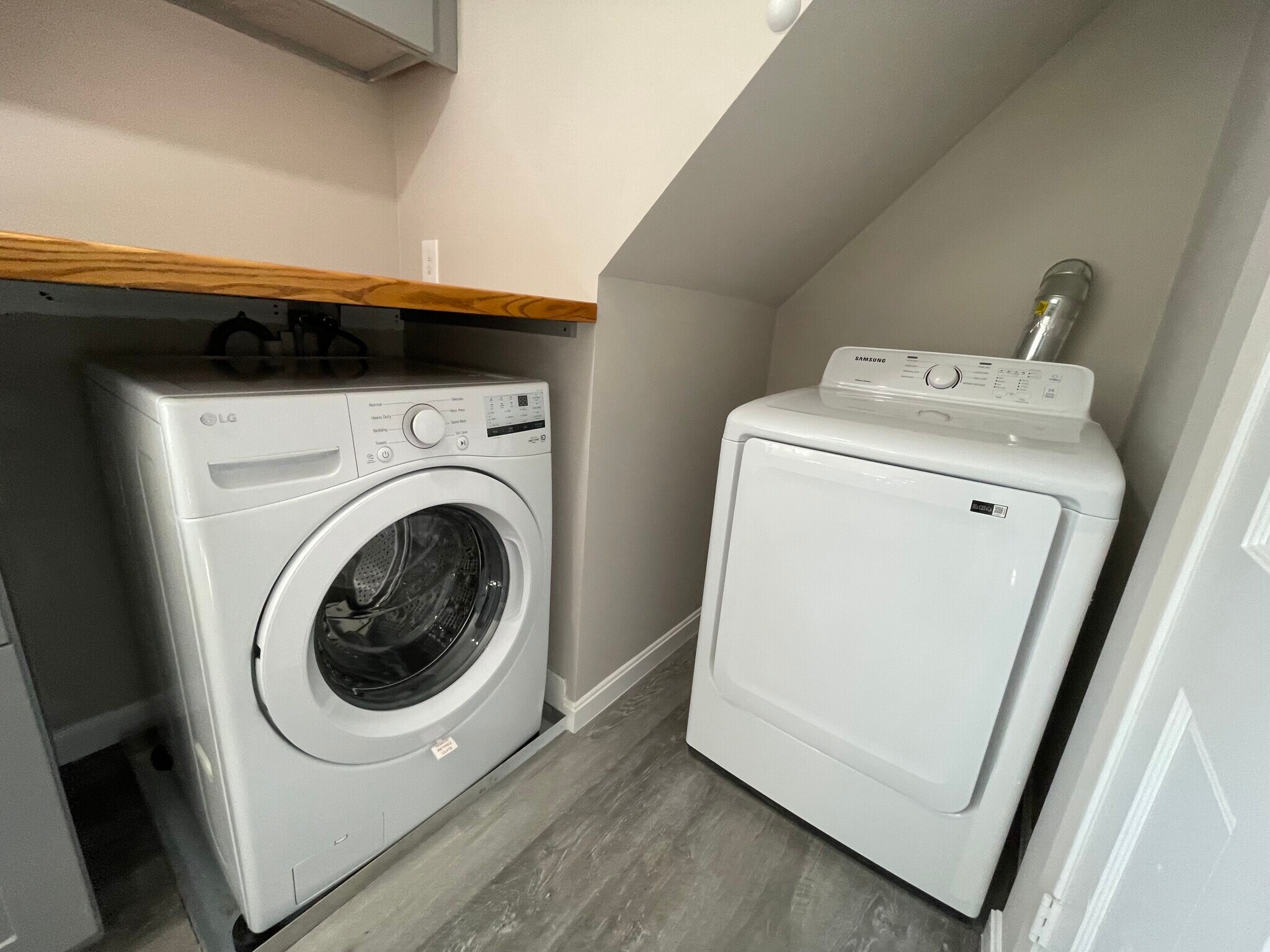 Building Photo - 16 Long Ave