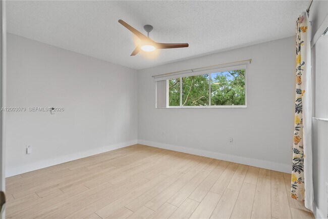 Building Photo - 237 NW 100th Ave